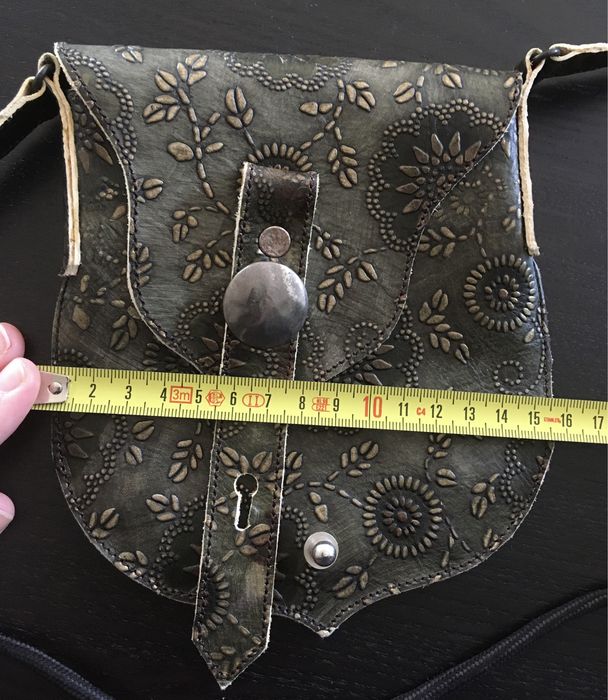 Bolsa etnica, em couro, nova