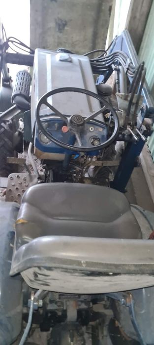 Trator KUBOTA B7001 4x4