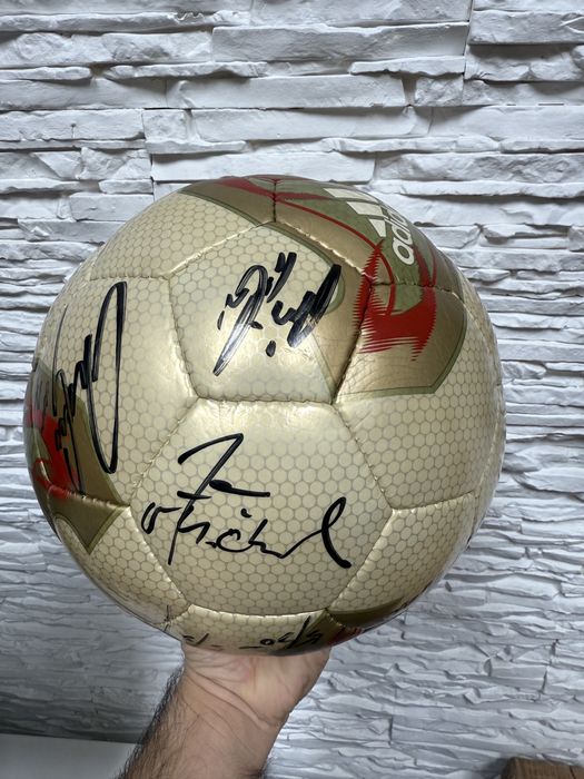 Pilka meczowa Adidas Fevernova 2002 Korea Japonia OMB autografy Dania