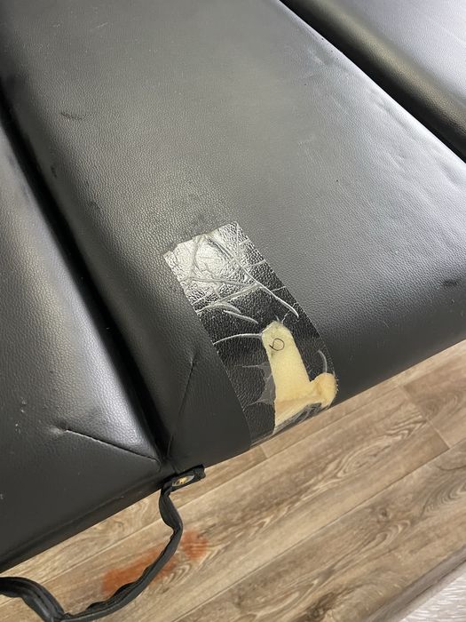 Масажний стіл кушетка