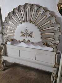 Cama de casal vintage em madeira