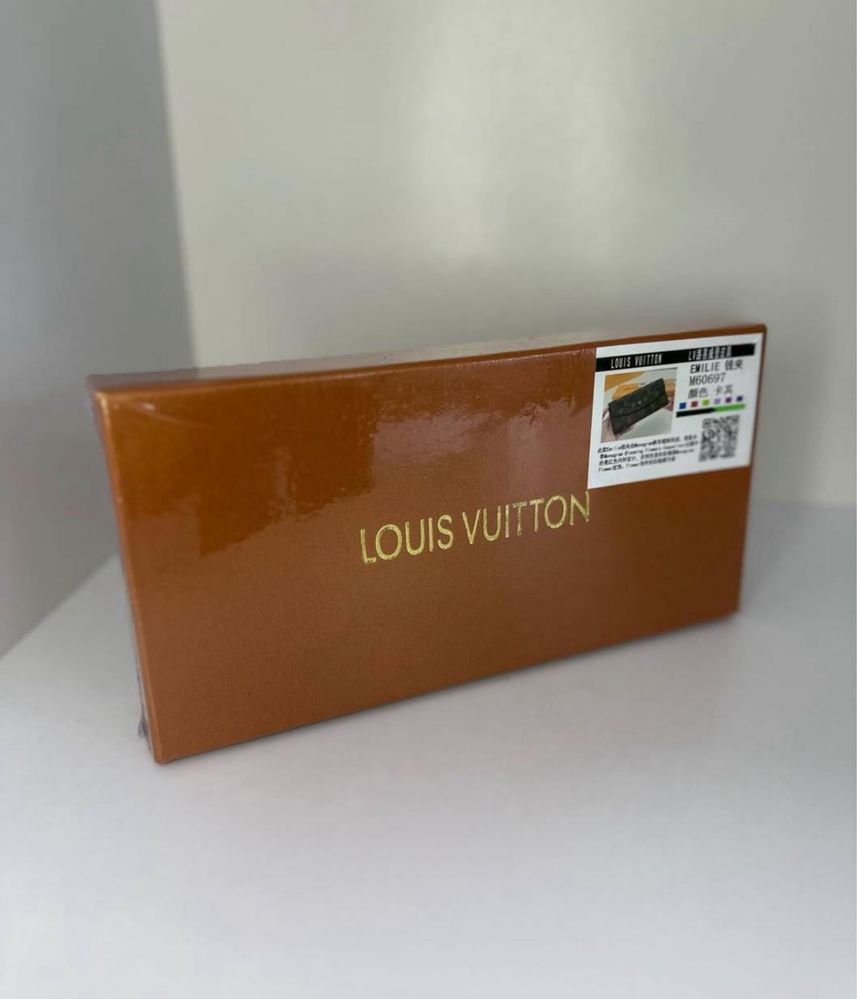 Женский кожаный кошелек  Louis Vuitton