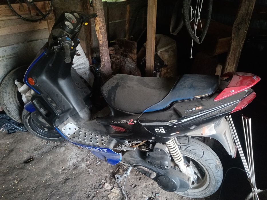 Продам скутер пежо спідфайт2