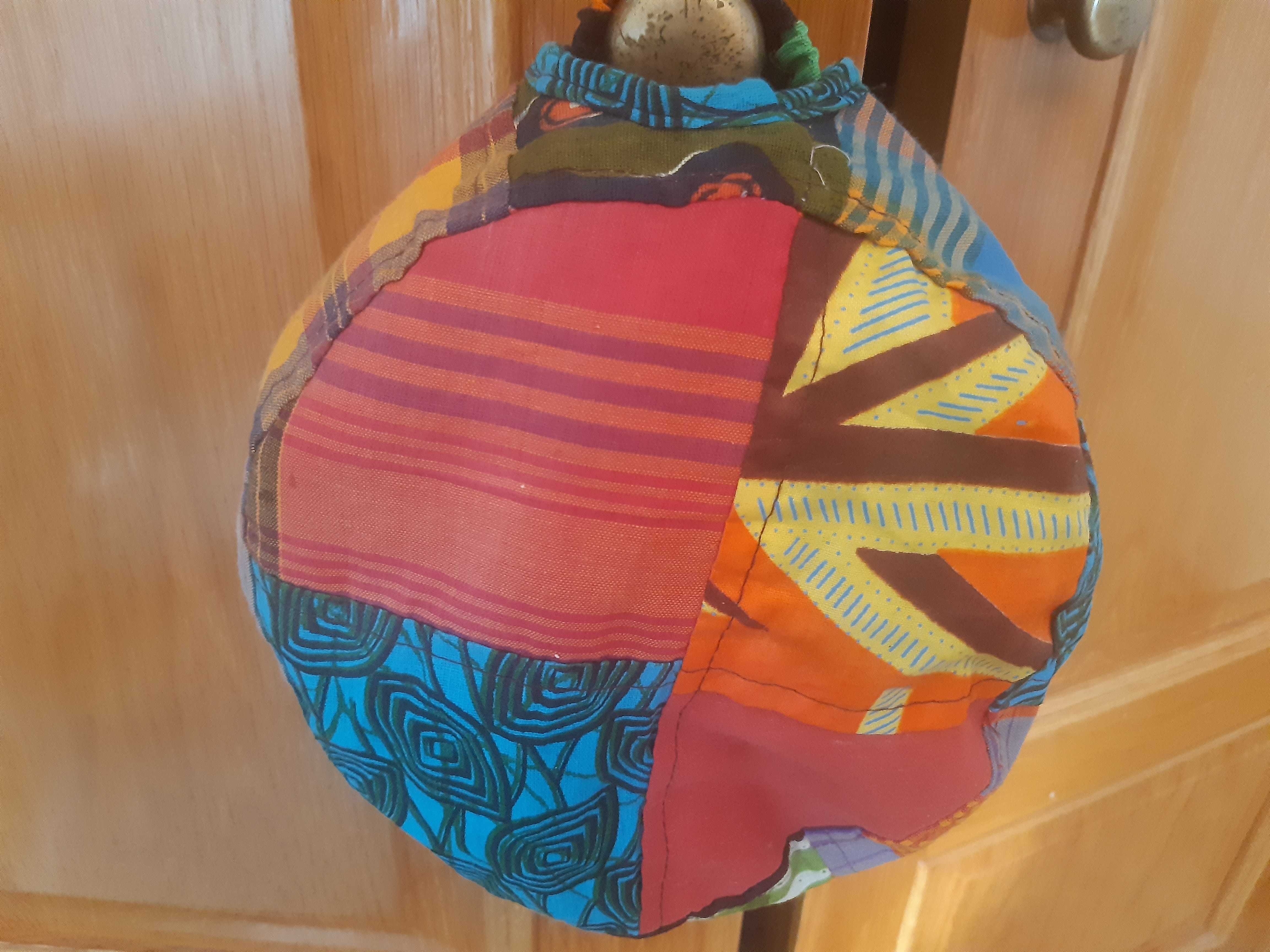 2 Chapéus e 1 boné, ideal para o verão, com padrões originais.