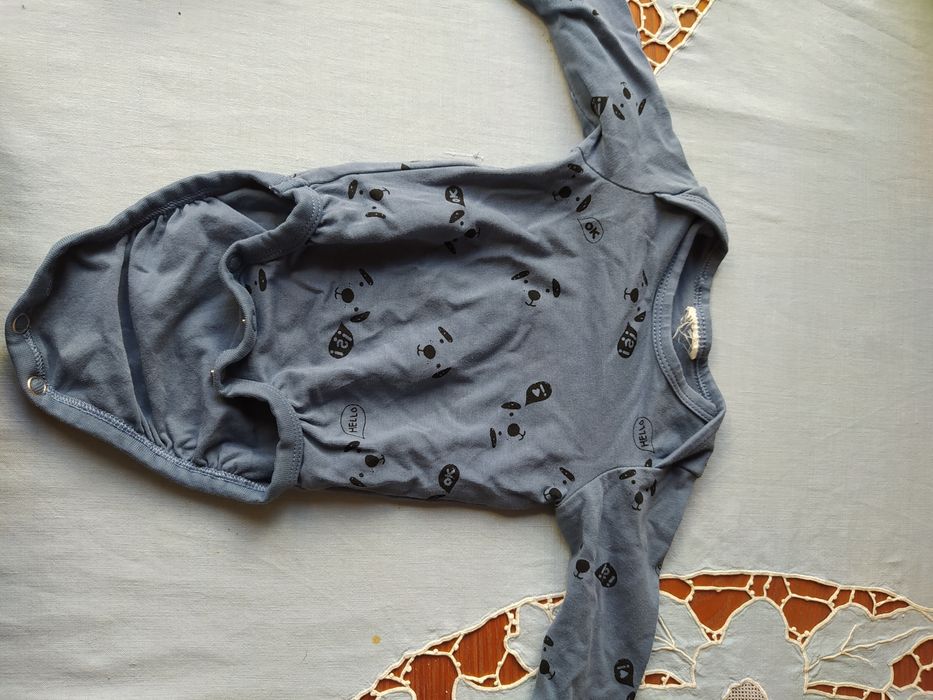 Conjunto body + gorro cãezinhos 0-3 meses