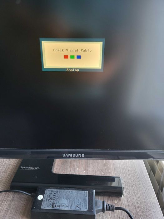 Монітор 19" Samsung 971P Black