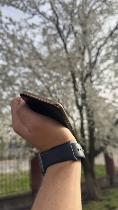 Iphone xs 64gb. Є білий та жовтий акумулятори 100%