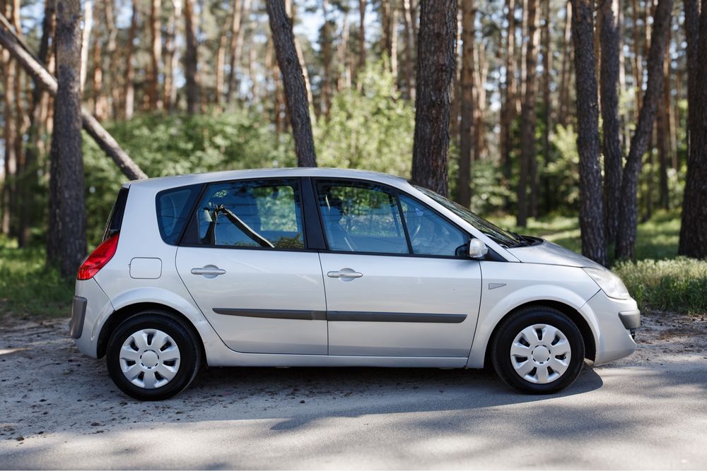 Renault Scenic II 2006 1.6 MT