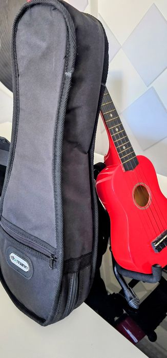 Cavaquinho lacado vermelho