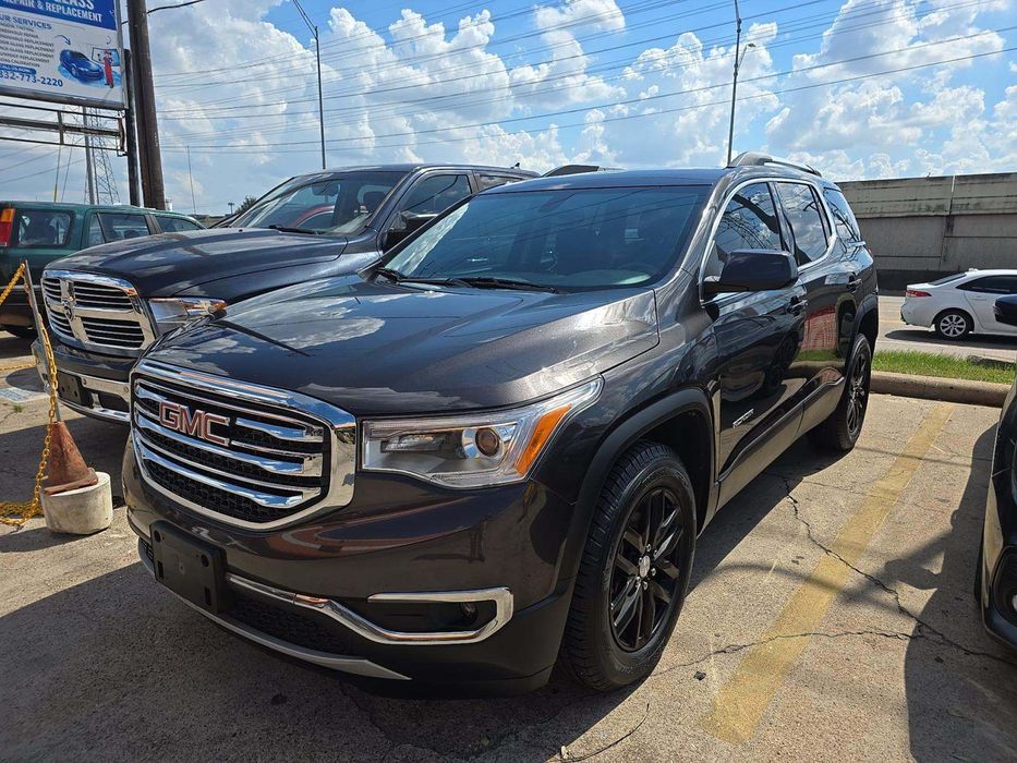 GMC Acadia 4X4 6-os rodzinny SUV