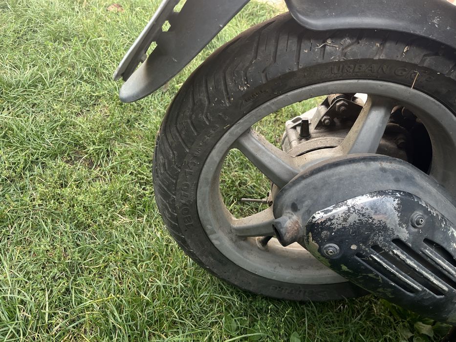 Скутер PIAGGIO білий