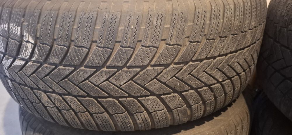 Opony zimowe Bridgestone Blizzak LM005 225/50 R19 komplet.