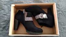 Botins pretos novos