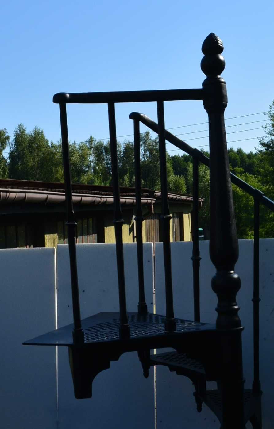 Schody żeliwne kręcone fi 1,22 m wzór nr 3 - z 1 tralką /stopień