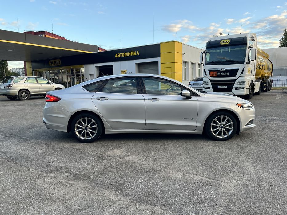 Ford Fusion гібрид