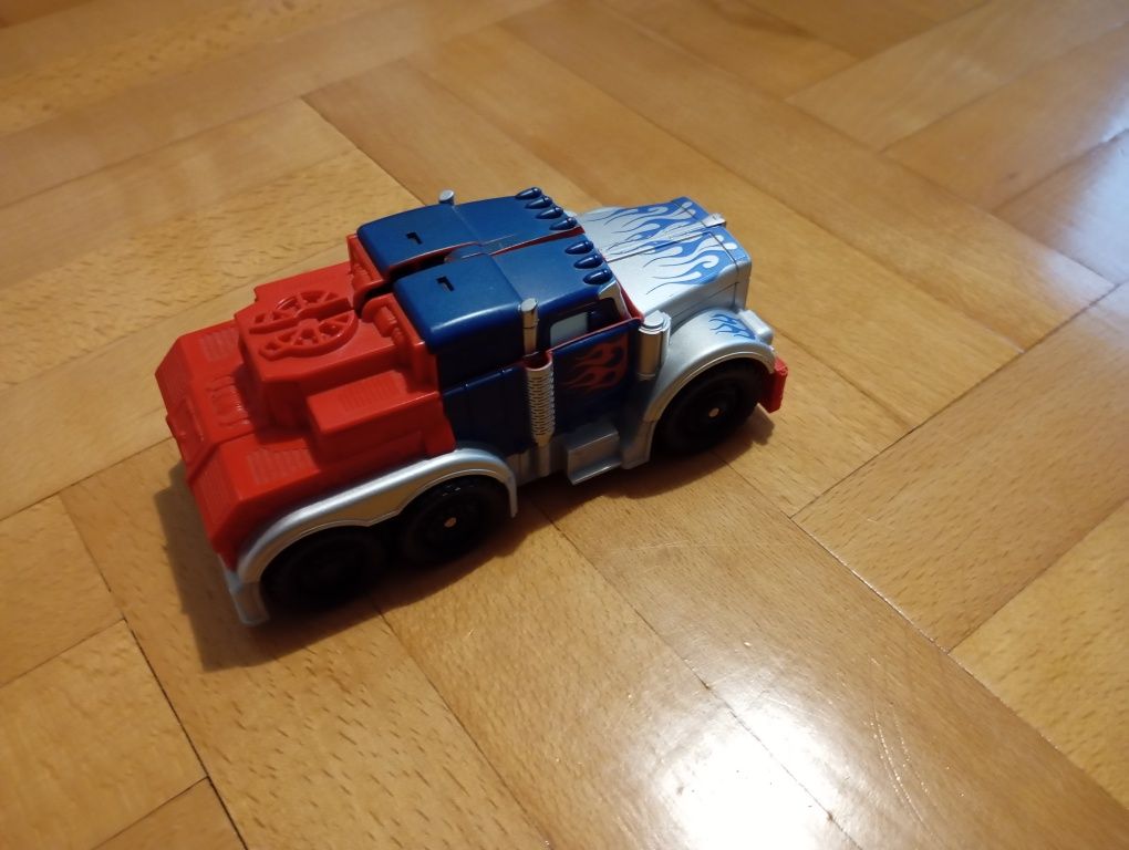 Nowe auto robót składane
