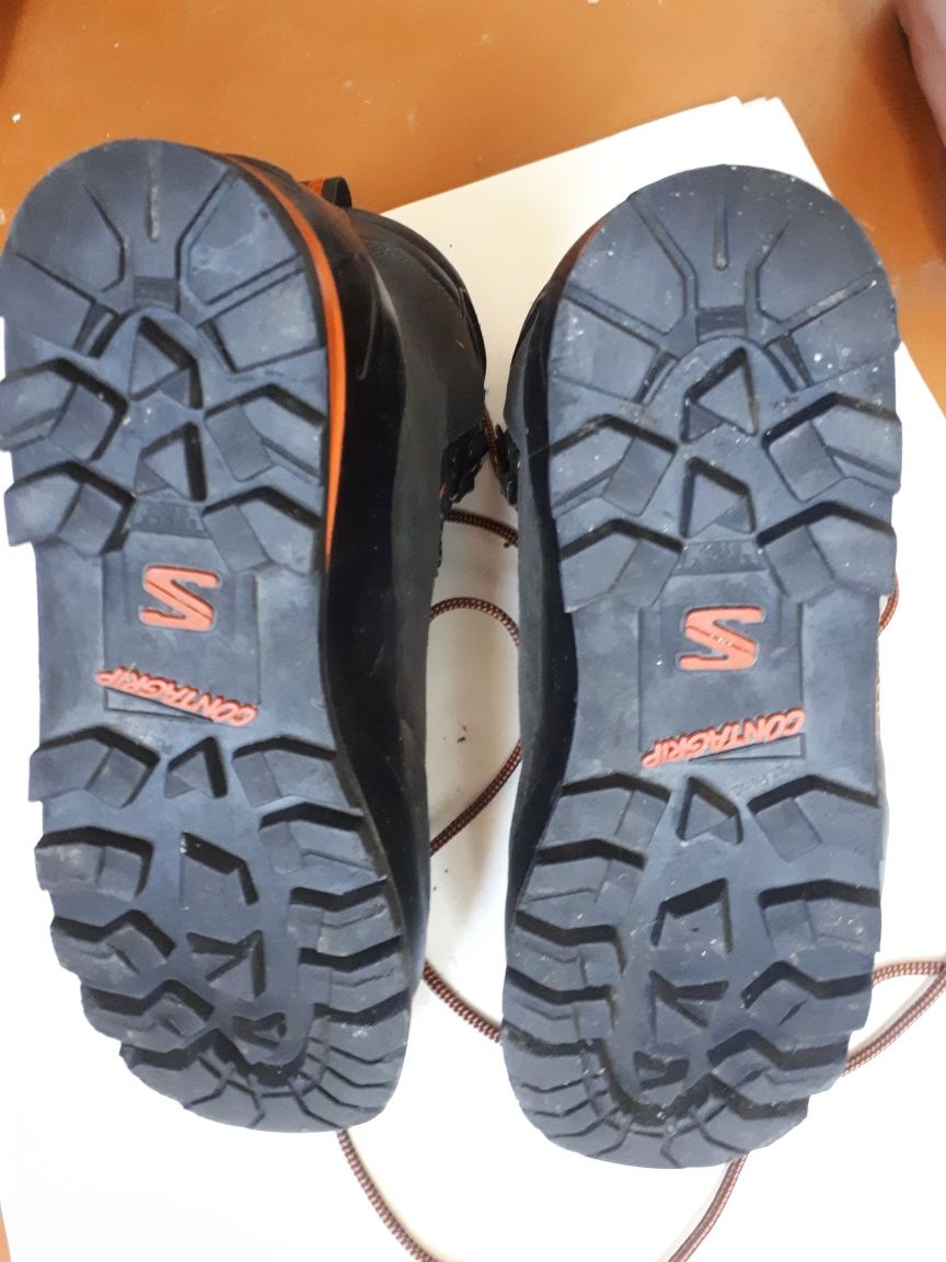 Продам лыжные ботинки SAIOMON.