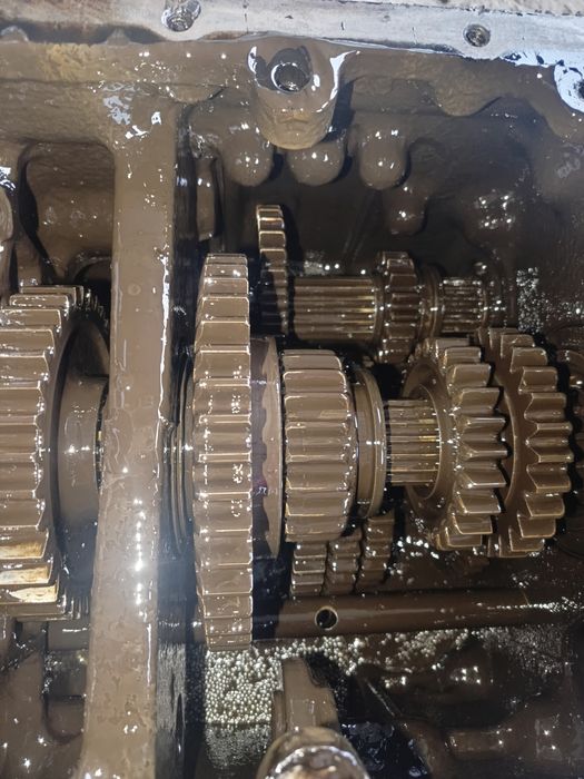 Продам запчастини для мтз