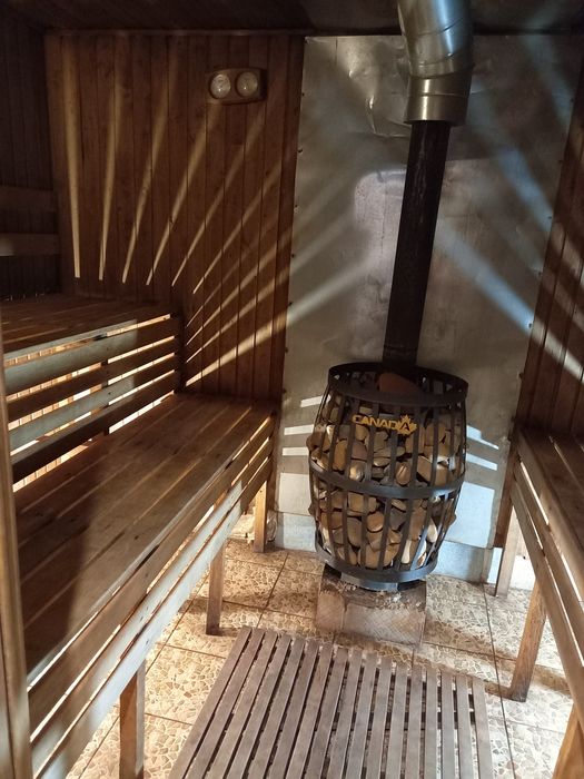 Баня Сауна . Затишне місце для відпочинку і святкування .