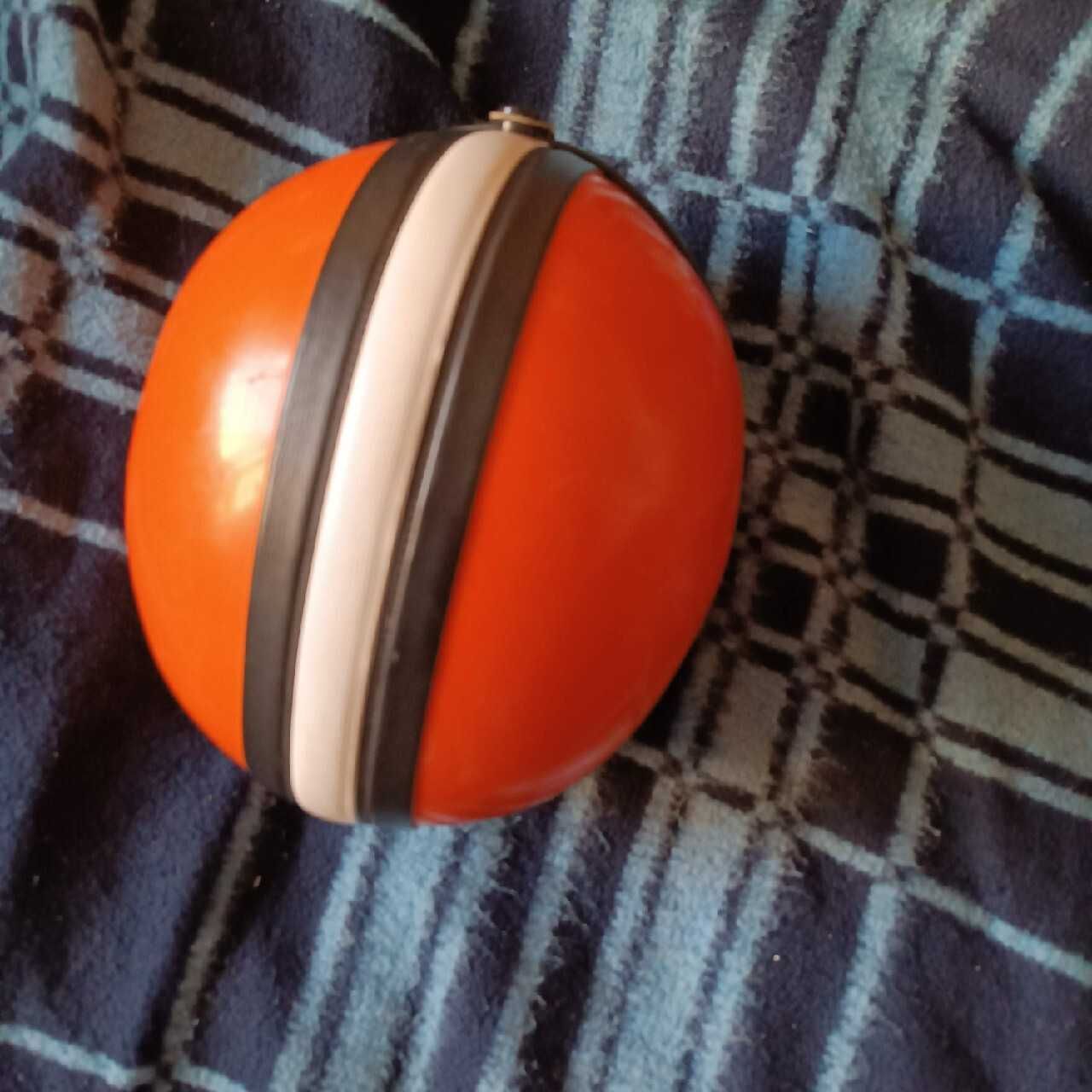 Kask Orzeszek z epoki PRL-u