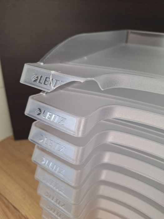 Zestaw 8 płaskich koszy na listy Leitz Plus, przezroczysty, A4 kuwety