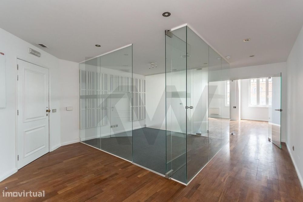 Vende-se Escritório Edifício Espaço Chiado | Vista Rio | estacionament