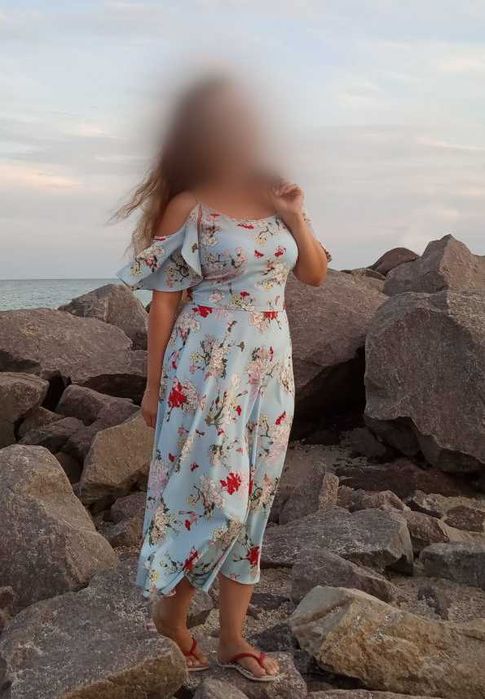 Сарафан міді з воланами та пишною спідницею