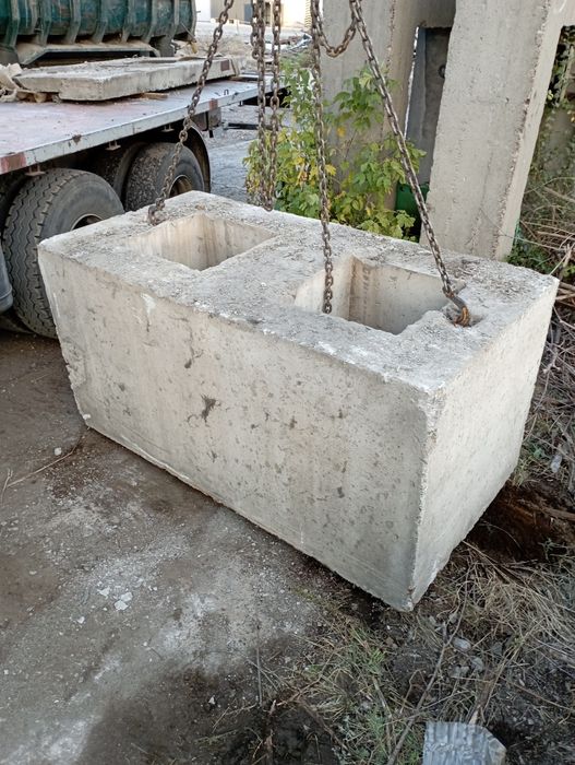 Продам фундаментные блоки под колонны