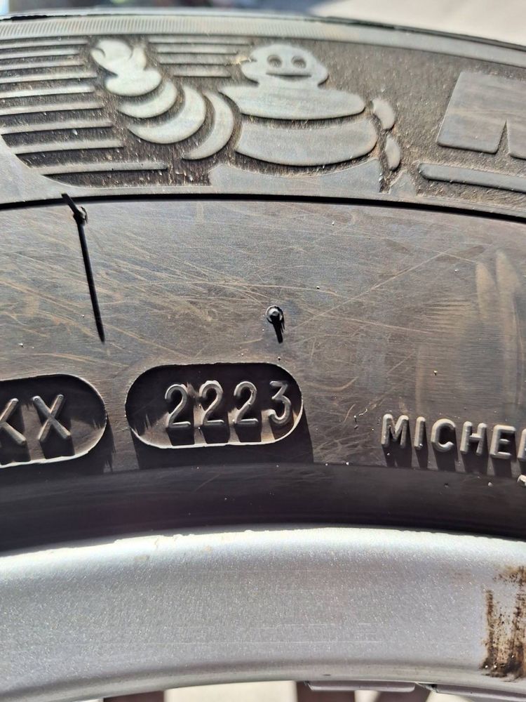 Зимові шини Michelin 255/60 R18