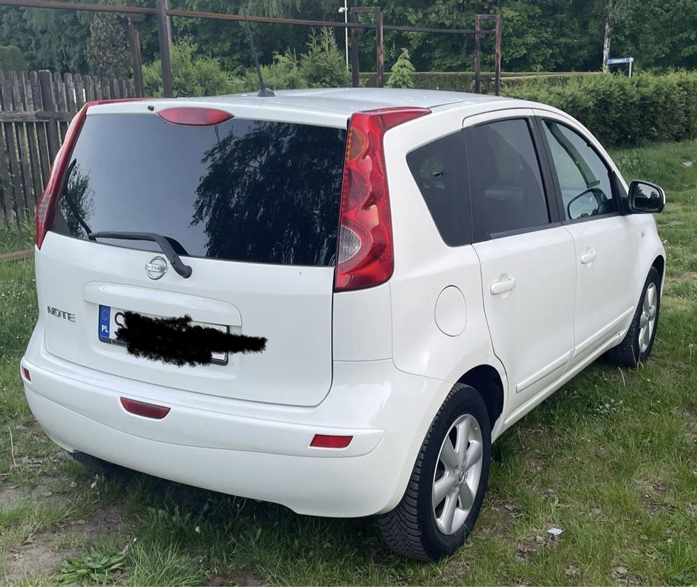 Nissan notte 1,4 b. - bardzo oszczedny .