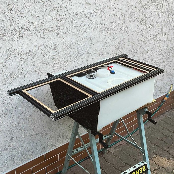 Zabudowa ze zbiornikiem wody w podłodze Pajero 3 off road