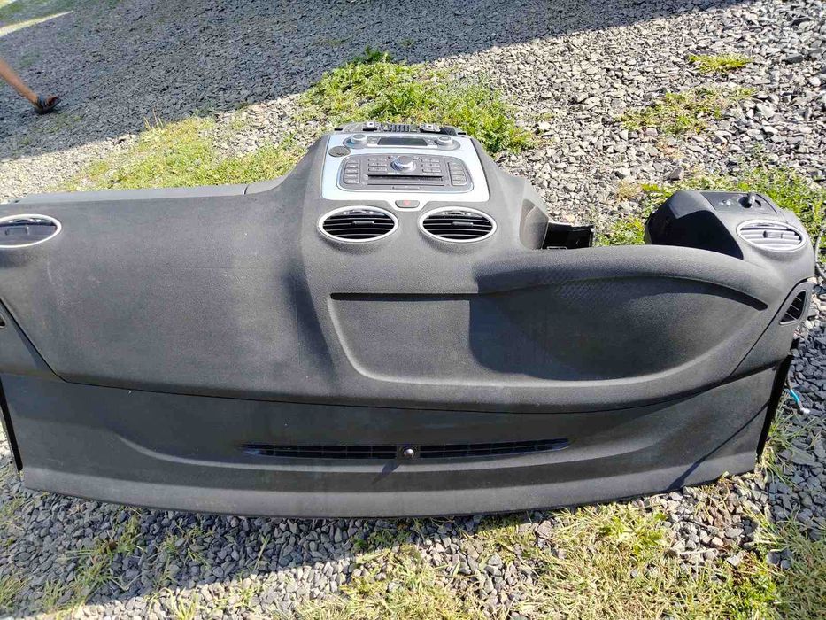 Ford focus Торпедо