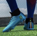 Obuwie sportowe korki lanki skarpeta futbolówki piłkarskie