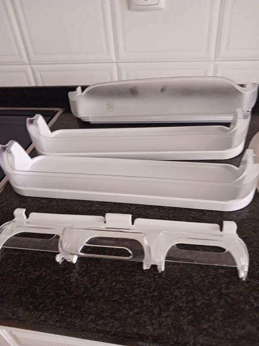 Prateleiras da porta  de frigorífico