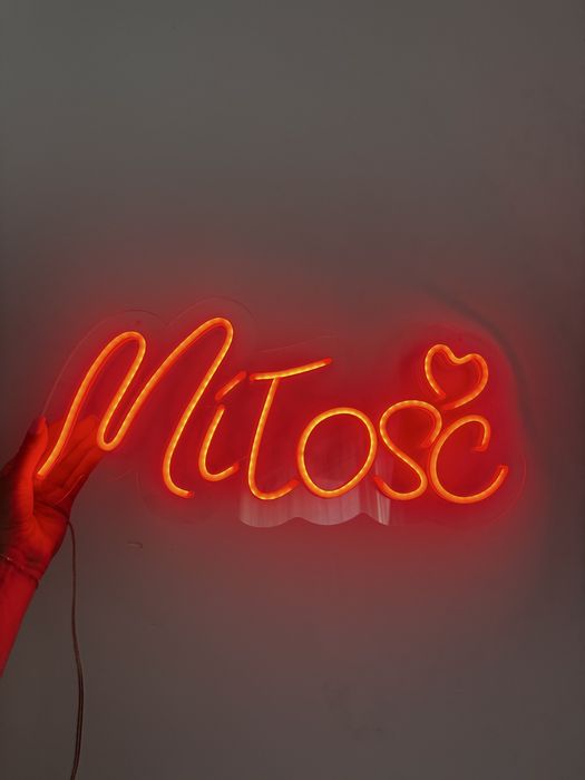 Neon czerwony miłość