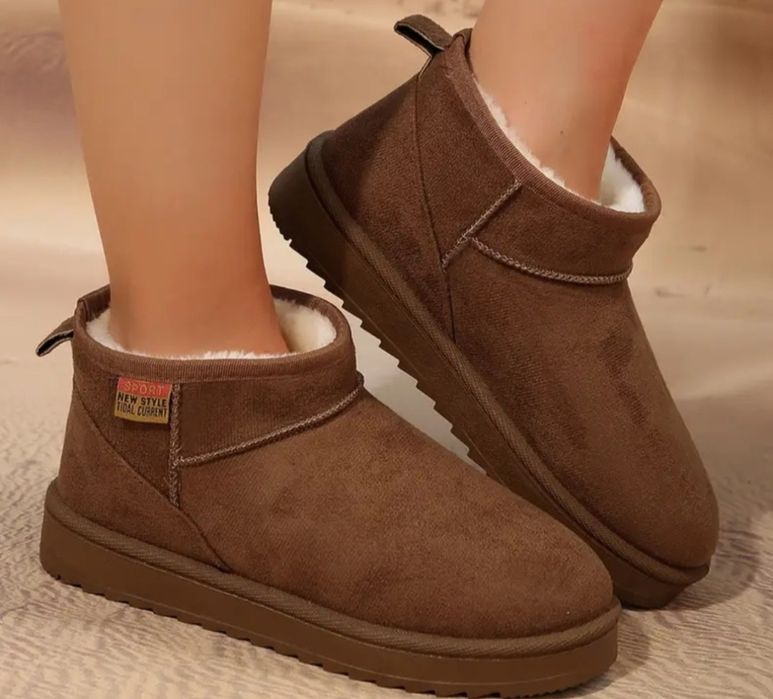 Уггі коричневі та чорні