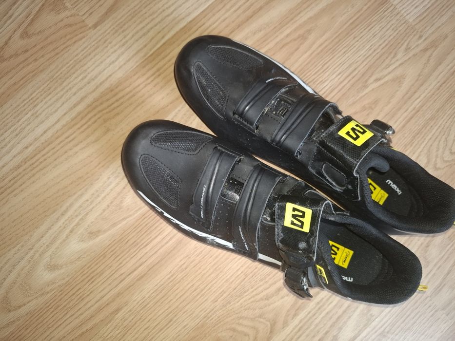 Sapatilhas de ciclismo como novas de estrada