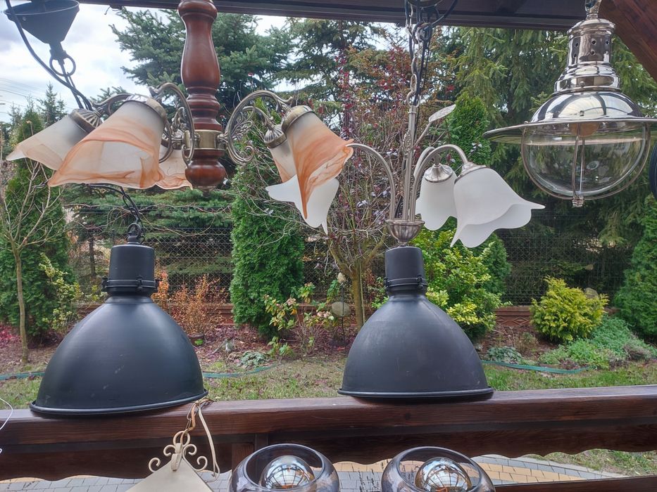 Żyrandole, lampy PRl i inne