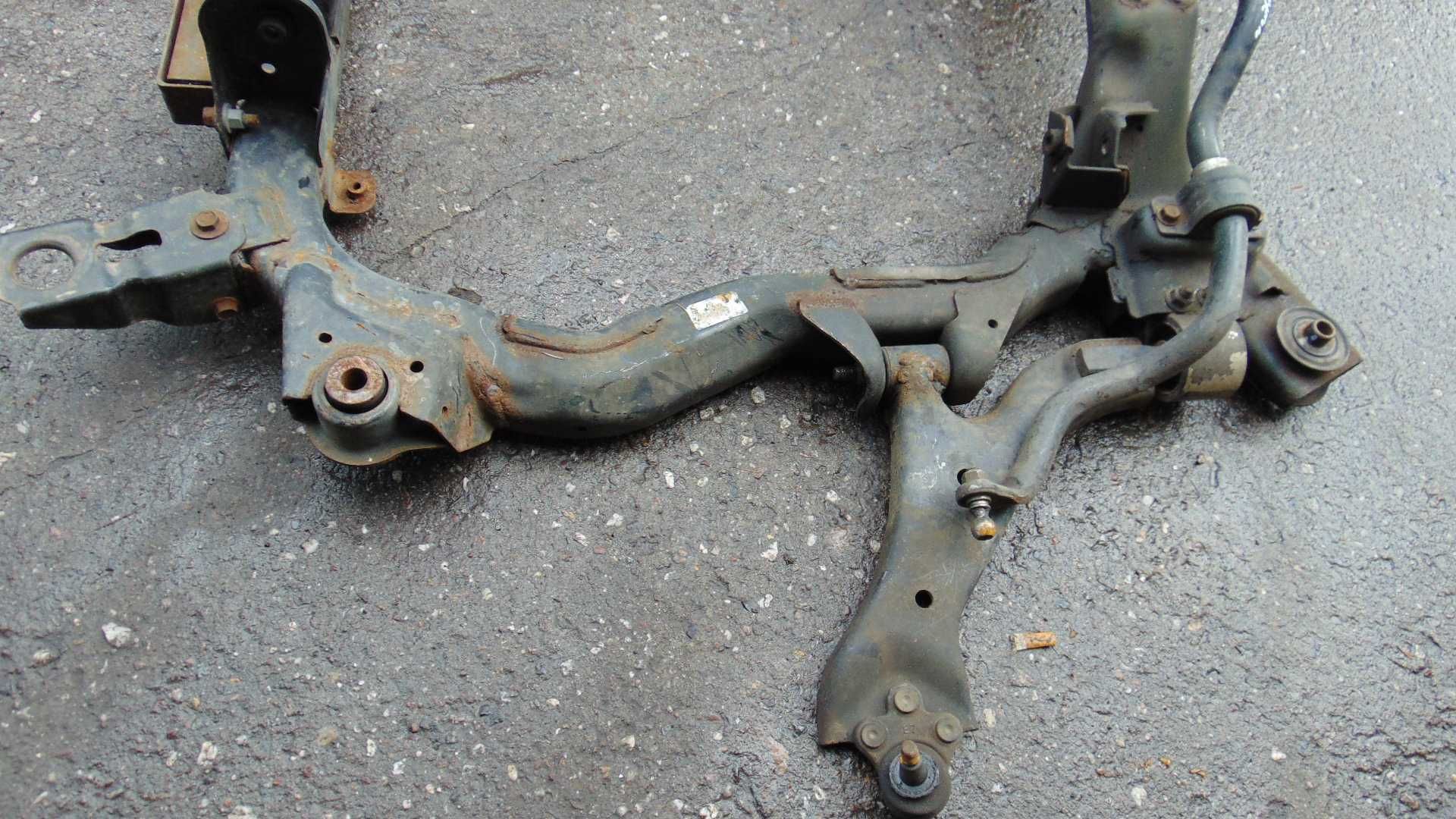 Kwi55 Kołyska sanki wózek trawers przód captiva 2.4 wahacz stabilizato