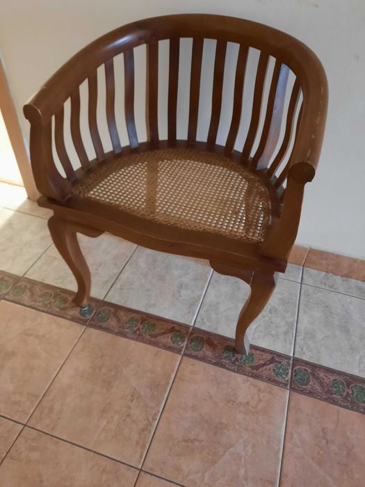 Krzesło w stylu kolonialnym