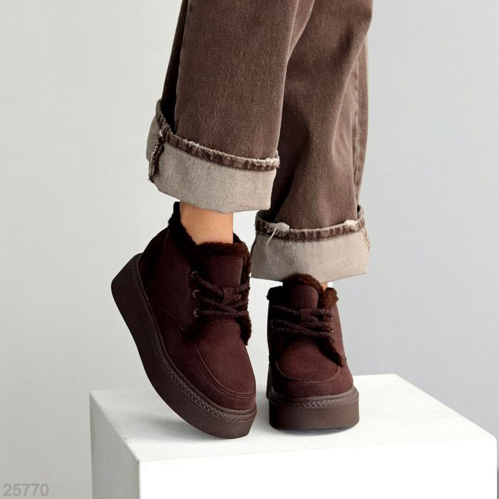 Жіночі шкіряні зимові черевики в кольорах