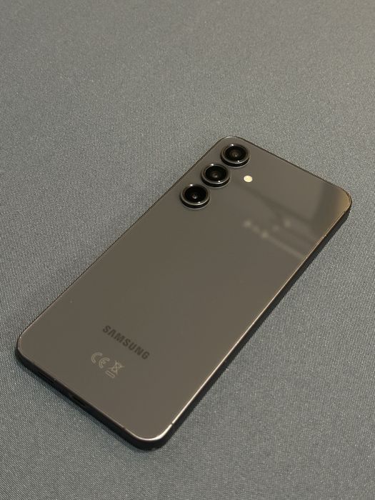 Продаю Samsung Galaxy S24 FE, 256