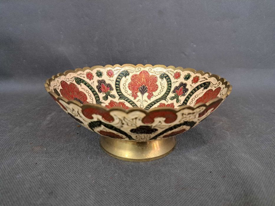 Patera mosiężna w kwiaty