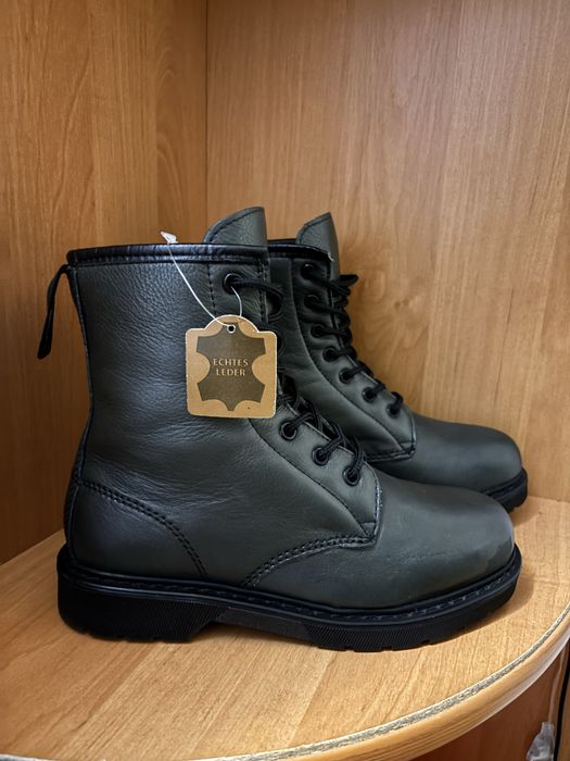 Шкіряні чоботи жіночі