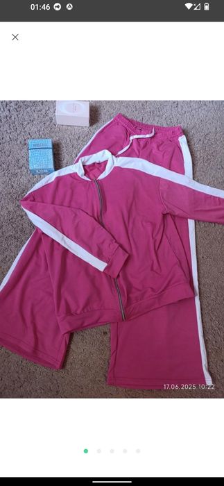 Жіночий легкий спортивний костюм