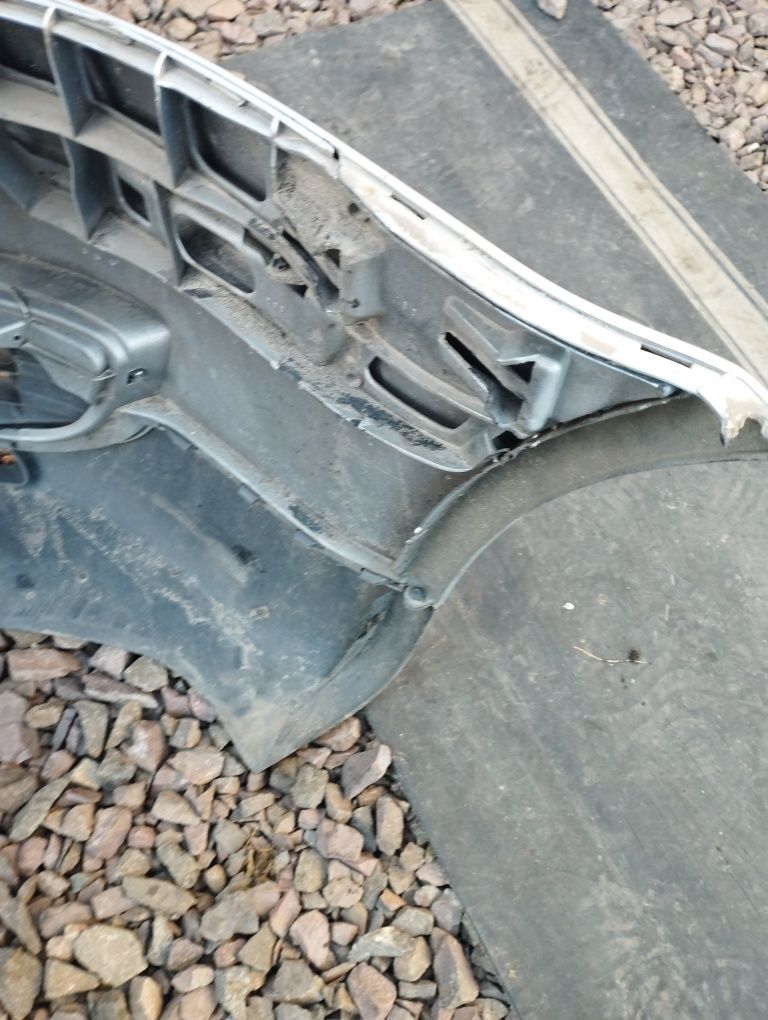 Volkswagen Passat B5 fl zderzak przód