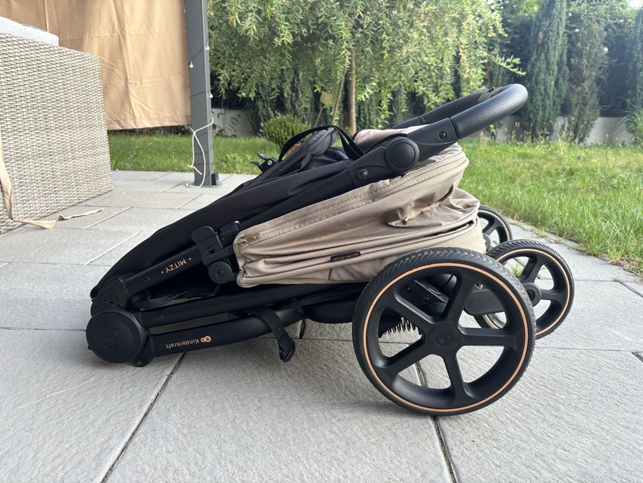 Kinderkraft Mitzy lekki wózek spacerowy