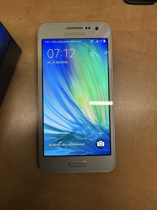 Reserwacja - Sprawny telefon Samaung Galaxy A3 platinum silver