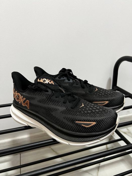 HOKA ONE ONE CLIFTON 9 Wide 38 розмір