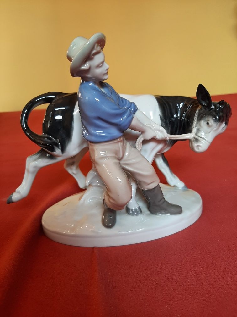Figurka chłopiec z krową Lippelsdorf.